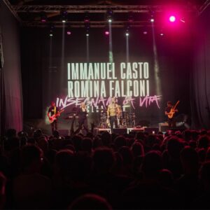 Immanuel Casto Instagram - A quasi un anno esatto dal suo debutto, si è concluso al @padovapridevillage l’INSEGNAMI LA VITA TOUR.

Manuel: 
Questo tour congiunto con @rominafalconi è stato indubbiamente una delle esperienze artistiche più belle della mia vita, che mi ha permesso di sperimentare ed espormi, nello spazio sicuro della finzione artistica, in modi che non credevo possibili e ai quali non riuscirò più a rinunciare. Grazie per avermelo permesso. Inoltre, come vedete dalle foto, ho deciso di protestare contro il cambiamento climatico risparmiando sui costumi. Tutto il resto lo dice meglio Romina nel commento qui sotto.

Romina: 
Quando ho appreso di avere l'opportunità di andare in tour con il mio socio e migliore amico, sapevo già che avrei vissuto dei momenti incredibili, momenti che mi porterò dietro per tutta la vita. 
Questo tour da una stagione è durato un anno, ed è grazie al pubblico se abbiamo avuto la possibilità di metterci a nudo, di studiare maniacalmente tutte le formule che poi abbiamo creato, dai club ai teatri, passando per i festival e i pride.
Quella complicità, quelle risate, i nostri repertori e caratteri diversi, che tuttavia si sposano da dio sul palco, sono stati il più bel regalo di quest'anno per me.
Grazie @immanuelcasto , per te ci sarò sempre e so che tu ci sarai. 

Alla fine, il ringraziamento va a @freaknchic , in particolare a Jacopo Levantaci.
Ai Disumani: @mobnello  @nikk_savinelli e @keen80 .
Ai signori del mixer: Giorgio Nesci, Riccardo Demarosi, Filippo Stanzani.
A Rocca, alla Gaga Symphony. A @lorenzobosio per averci regalato la migliore conclusione di tour potessimo desiderare.
Ma il grazie più grande è per voi, che ci avete amato così tanto da farci stravolgere i piani ❤️

Foto di @therealunicorngram , @stenox79 @instanite_official
@phlarized @istrionicaustica @nicklo_bb (sule foto il singolo tag)