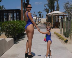 Inanna Sarkis Instagram - my mini me & me 💙