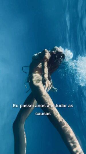 Índia Branquinho Instagram - Eu passei anos a estudar as causas e consequências das alterações climáticas. Mas o mais importante foi perceber que não há nenhuma ponta solta. Todas as nossas ações estão interligadas, direta ou indiretamente.  Convido-vos a visitarem a Backwash, a loja dos objetos que ninguém quer. Uma iniciativa da @edp.pt, em que foi criada uma “loja” on-line com objetos retirados do oceano e com o seu custo para a Terra - o tempo que demoram a decompor-se. Podem ver alguns destes objetos junto à sede da EDP, na Av. 24 de Julho! Lembrem-se que as escolhas que fazemos podem gerar um futuro sustentável para todos.  #pub #edpbackwash