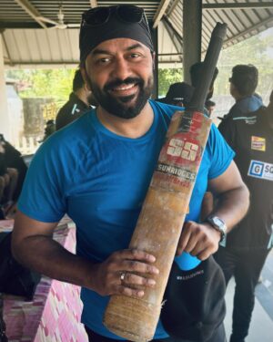 Indrajith Sukumaran Instagram - This bat comes way back from the early 90’s, The Legend “Sir Viv Richards edition. And this man @indrajith_s has been treasuring and using it since then. That represents the passion for the game of generations. As actors CCL satiates that appetite and fantasy for the game to a great extent.  And cinema gave us that privilege. Gratitude 🙏🏻!

@officiallyvivian
@keralastrikersofficial @cclt20 
#lovecricket #cricket