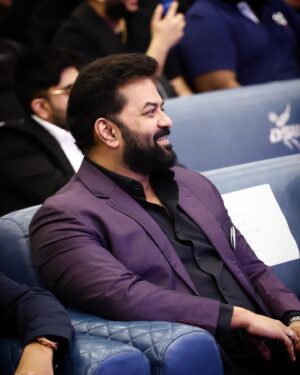 Indrajith Sukumaran Instagram - #ccl #curtainraiser #cclonburjkhalifa #dubai🇦🇪 #keralastrikers #malaylamfilmindustry #cricket