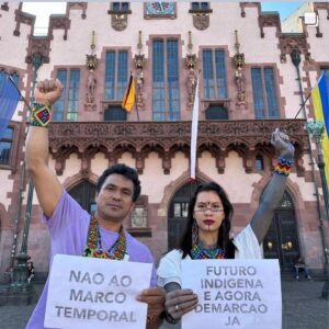 Indrani Pal-Chaudhuri Instagram - *!! URGENT! Please support the Articulation of Indigenous Peoples of Brazil, @apiboficial, as we call on the international community to prevent a genocide in Brazil.
As citizens of the whole world, we are joining our voices to demand urgent justice for Brazil's indigenous peoples. We reinforce the call of indigenous leaders from all over the Amazon Basin and beyond, and we ask you to mobilize all efforts within your reach to prevent a historic injustice being committed by the Chamber of Deputies against the indigenous peoples of Brazil. We refer to the approval of Bill 490/2007 and its annexes.
This is an issue of extreme urgency in terms of global climate change, the rainforest deforestation crisis, and indigenous peoples human rights. Please share, spread the word and ask all your followers and friends to sign the petition and stop the approval of genocide.
Please read the open letter and sign the petition.
! Link no bio !
#marcotemporalnão #p|490não #indigenous #unitednations #unher #unep @puwejose @josepuwe @txukukaytxi_puyanawa @partnersforchange @princetonalumni