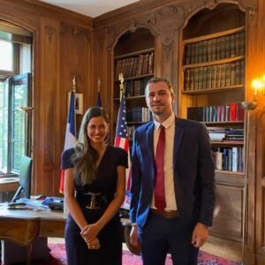 Indrani Pal-Chaudhuri Instagram - Honored to receive the support and friendship of the French government and Consul General of France in NY, Jérémie Robert. For our upcoming film, celebrating France's extraordinary historical role in empowering BIPOC and LGBTQ women from America and around the world, to literally fly above their challenges -with #liberty and #equality. #JosephineBaker #BessieColeman 

(L-R) @Reflexgroup @LucBesnier, #QueenBess producer #GKReid, #indranipal-chaudhuri, French Consul General #JeremieRobert, 
@BrooklynMuseum's @Matthew_Yokobosky, @EmilyinParis producer #StephenBrown and actor @william_abadie
.
.
.
.
.		#Womenartists #bipocwomenmatter #icons #BessieColemanfilm #FranceUSA #france🇫🇷 #NewYorkartist