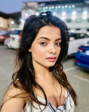 Indraxi Kanjilal Instagram - Happy selfiesss 🌸📸
.
.
.
.
#indraxikanjilal #happyme #me #smiley #smilemore #instapost #insta #instagood #instafashion #trendingreels #trending #trendingsong #premika #post #instalike #instagram #premikanepyaarse