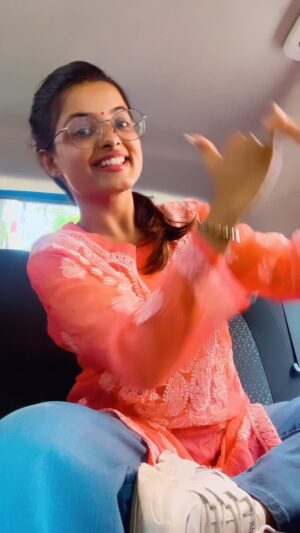 Indraxi Kanjilal Instagram - 🌸✨
.
.
.
.
#indraxikanjilal #doubtwa #fun #happy #trendingreels #trending #trendingnow #trendingsongs #trendingsong #realhappiness #reelsinstagram #reelitfeelit #reelkarofeelkaro #reelinstagram #reelsvideo #reelindia #reelit #reelviral