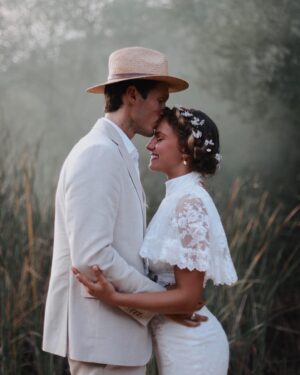Inês Costa Instagram - XI.IX.MMXX >>

“Eu , INÊS , aceito-te KAKÁ , para sermos companheiros nesta viagem que é a vida . Prometo continuar a ser verdadeira (mesmo quando não te agrada) , prometo tentar ter melhor feitio (para o nosso bem) , prometo seguir mais os teus conselhos , prometo lutar por ti e por nós , até ao fim das nossas vidas . Prometo deixar-te ouvir mais vezes vinil em casa . Prometo que vamos dar a volta ao Mundo , e prometo ser uma Mulher de quem te orgulhes e a nossa família se orgulhe e de que eu me orgulhe , e mostrar-te todos os dias que fomos feitos um para o outro . Porque fomos . E fazer-te feliz , e ser feliz . Amo-te”