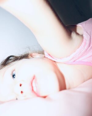 Inês Curado Instagram - 4 de Outubro,
4 anos,
4 fotografias.
Uma vida inteira de Amor.

Uma alegria que não para de aumentar, um orgulho que transborda por todo o meu ser, uma explosão de todos os sentimentos vividos no seu expoente máximo. 
Um ensinamento vivo, a minha melhor professora.
A minha inspiração. A minha força. O meu colo. O meu ninho. O meu tesouro sagrado. 
Mel a mistura perfeita de meiguice e loucura.
Mel, a filha que nem nunca sonhei ser possível ter por julgar não poder existir alguém tão especial neste universo. 
Mais um ano de vida e o presente és tu, na minha vida e na de todos os que amas e te amam.

Parabéns Melzipitipi, Mémé, Fada, Sereia, Skater, Jogadora de Futebol, Bailarina e tudo tudo tudo tudo o que quiseres ser! 

Ao teu lado,
Desde o teste positivo até sempre.

Amo-te.

❤️

#melzipitipi #bdaygirl #babygirl