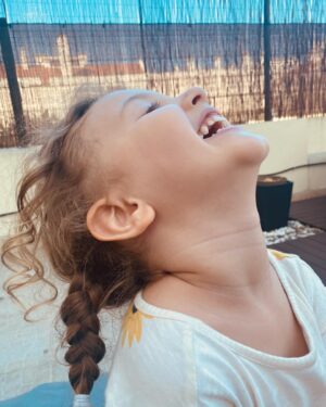 Inês Curado Instagram - 4 de Outubro,
4 anos,
4 fotografias.
Uma vida inteira de Amor.

Uma alegria que não para de aumentar, um orgulho que transborda por todo o meu ser, uma explosão de todos os sentimentos vividos no seu expoente máximo. 
Um ensinamento vivo, a minha melhor professora.
A minha inspiração. A minha força. O meu colo. O meu ninho. O meu tesouro sagrado. 
Mel a mistura perfeita de meiguice e loucura.
Mel, a filha que nem nunca sonhei ser possível ter por julgar não poder existir alguém tão especial neste universo. 
Mais um ano de vida e o presente és tu, na minha vida e na de todos os que amas e te amam.

Parabéns Melzipitipi, Mémé, Fada, Sereia, Skater, Jogadora de Futebol, Bailarina e tudo tudo tudo tudo o que quiseres ser! 

Ao teu lado,
Desde o teste positivo até sempre.

Amo-te.

❤️

#melzipitipi #bdaygirl #babygirl