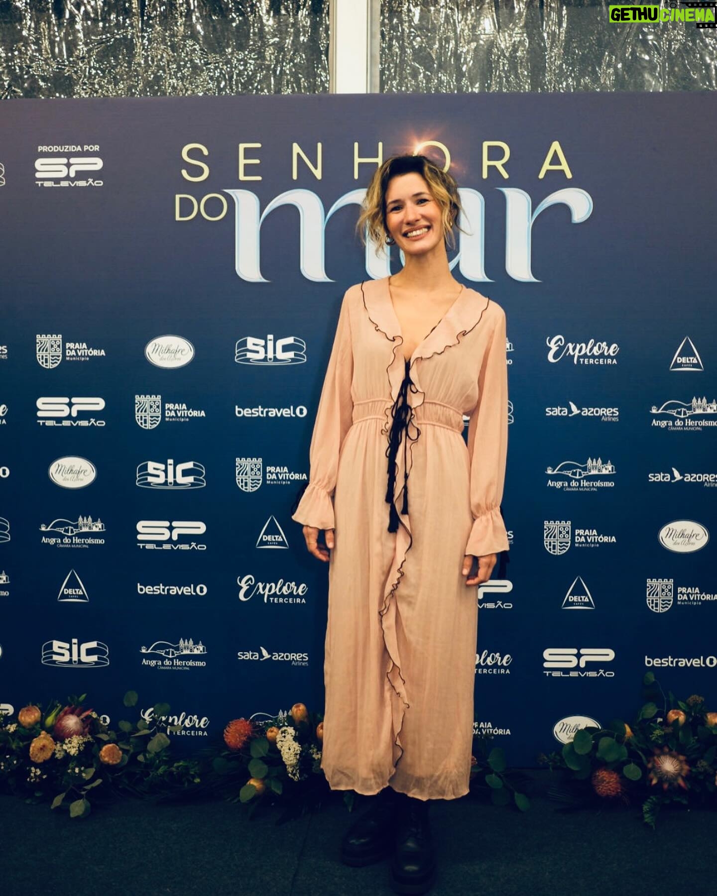 Inês Curado - 0.9K Likes - Uma semana de Senhora do Mar 🌊
@sicoficial
@sicnovelasoficial
@sptelevisao