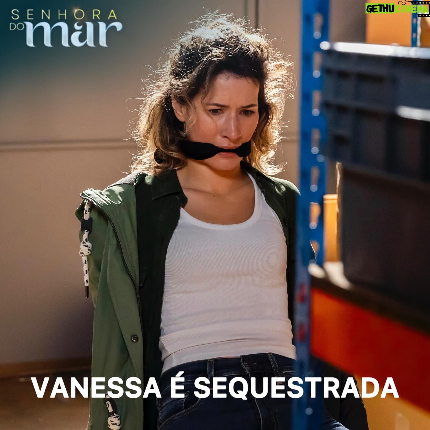 Inês Curado - 1.2K Likes - 𝗦𝗘𝗡𝗛𝗢𝗥𝗔 𝗗𝗢 𝗠𝗔𝗥 | Quem será o homem com a faca apontada à Vanessa? 😱🆘
1️⃣ Robert
2️⃣ Ricardo
3️⃣ Jaime
4️⃣ Michael
#sic #sicnovelas #novelas #senhoradomar #ficcao #episodio #sequestro #rapto #perigo #medo #choque