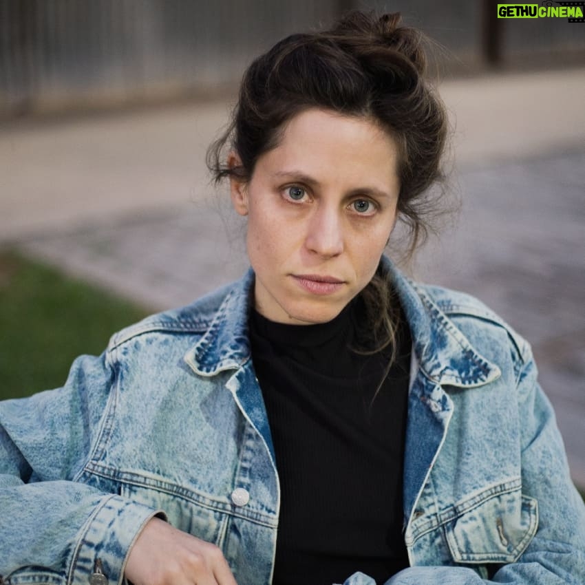 Inés Efrón - 2.5K Likes - Tengo venus oposición Saturno
La foto es de @sofisaal para la entrevista en @islacyborg_