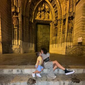 Inês Pires Tavares Instagram - aunque es de noche ________ 🌙