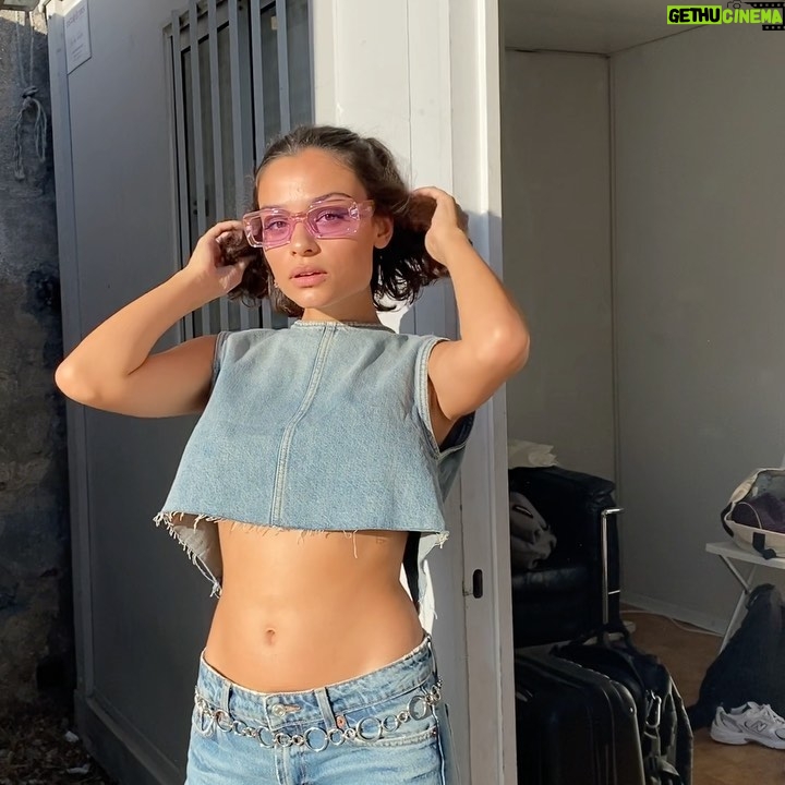 Inês Pires Tavares - 1.9K Likes - Yes, I’m (trying to be) the cool girl backstage 🪐