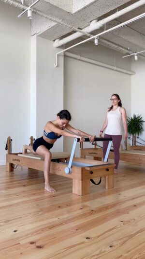 Inês Pires Tavares Instagram - A vida é bela com pilates! Não é fácil, mas é bela 🌼

Sempre acompanhada pela @ptveradeodato no @plenumstudio ! 
Vão espreitar ;)