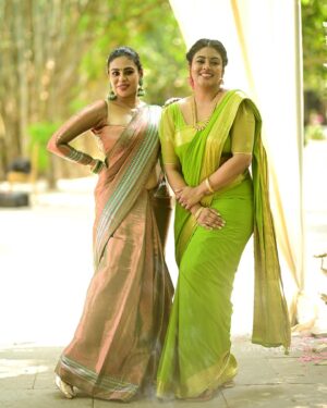 Ineya Instagram - Twinning n green 💚💚💚💚

#function #kerala #weddingseason #traditional #sisters #greensaree #fashionstyle #kasavusaree #pattusaree #love #ootd #sareestyling #coppersarees #silksarees 

💚💚💚💚💚💚💚