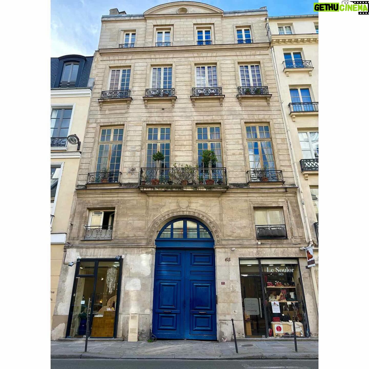 Ingrid St-Pierre - 399 Likes - Un carrousel très doux… parce que nécessaire.
🌸🎈🩷 #paris #printemps