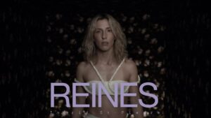 Ingrid St-Pierre Instagram - Reines, le clip, mercredi 26 avril. ✨👑✨

Je suis encore remuée de ce tournage. Me tenir debout, là devant vous. Dévoilant mon histoire, ma peau, mes doutes, mes craintes, entourée d’une équipe extraordinairement douce bienveillante et fabuleuse. 
Haussons la voix sans la peur, mes sœurs. 
Que plus rien ne nous abîme.

@farleymarianne