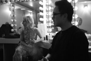 Ingrid St-Pierre Instagram - C’était la répétition générale hier au Gesu. J’ai le coeur gros de savoir que ce sera la seule et dernière fois que ce spectacle vivra ce soir. C’est la beauté des choses qui se terminent. On distille chaque secondes pour s’y enrouler. @p_bro @frannieho @josephmrchd Liu-Kong Ha 
✨Crédits photos @marcetiennemongrain