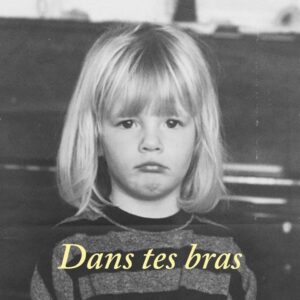 Ingrid St-Pierre Instagram - Chanson manteau pour les jours froids. Magnifiée par @p_bro ami fabuleux et mantelier de chanson d’automne. Merci @gllavigne pour ta luminance. Merci @simonerecords les magnifiques. Douceurs à vous tous les amis. 🤍
P.s merci maman pour la photo. Je ne me souviens plus pourquoi je babounnais.