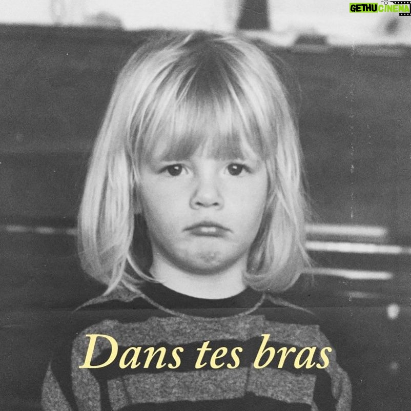 Ingrid St-Pierre - 494 Likes - Chanson manteau pour les jours froids. Magnifiée par @p_bro ami fabuleux et mantelier de chanson d’automne. Merci @gllavigne pour ta luminance. Merci @simonerecords les magnifiques. Douceurs à vous tous les amis. 🤍
P.s merci maman pour la photo. Je ne me souviens plus pourquoi je babounnais.