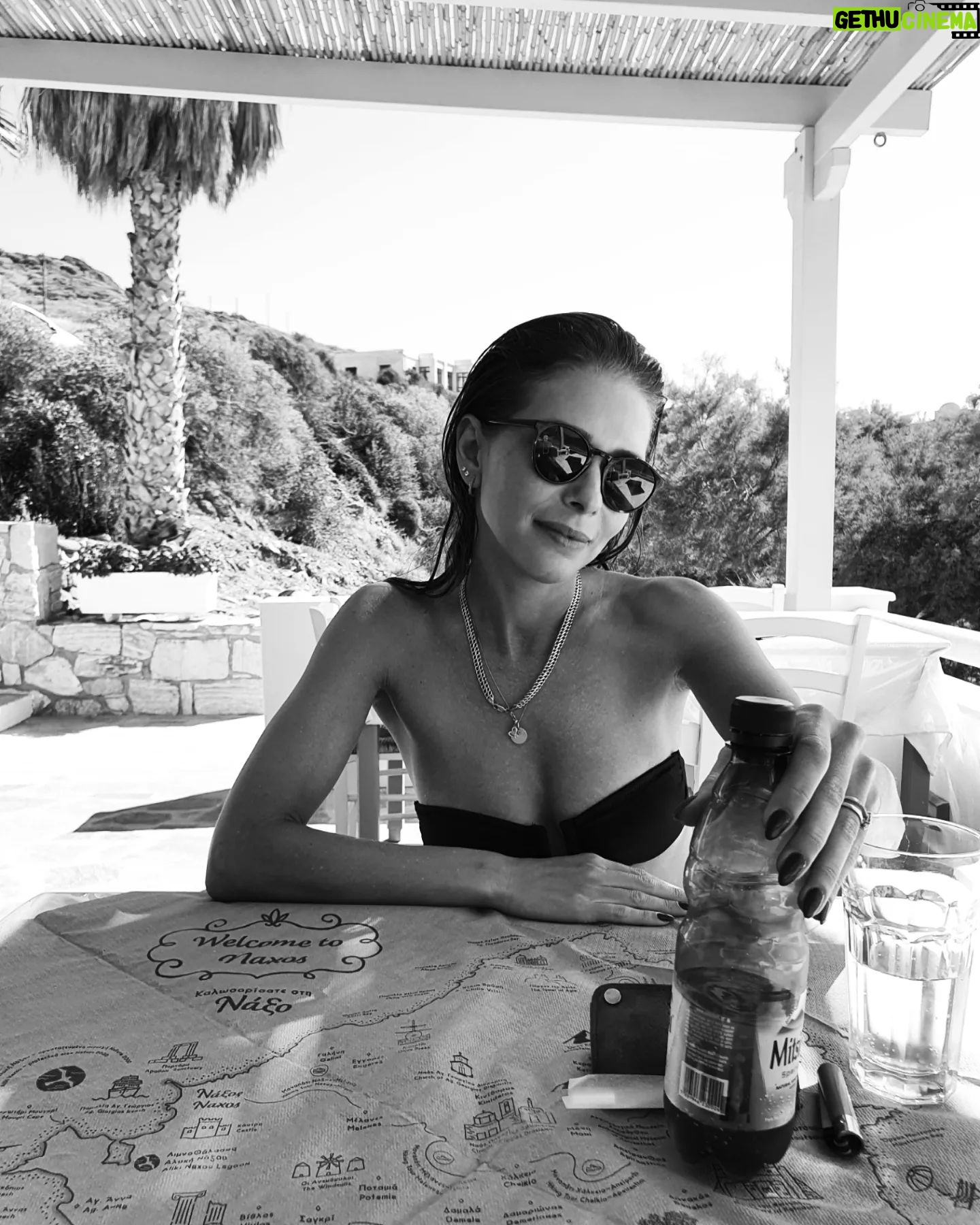 Inna Bakelman - 685 Likes - חברים מדובר בגלריה אחרונה לגיל הנוכחי.
זו גלריה שלא אומרת לכם הרבה, לא מקיימת את חוקי הפורמט וכלפי חוץ לא גוררת לייקים אבל היא פה כי זהו רצוני ואתם רובכם מחבבים אותי אז תפרגנו בבקשה. תודה מראש🖤