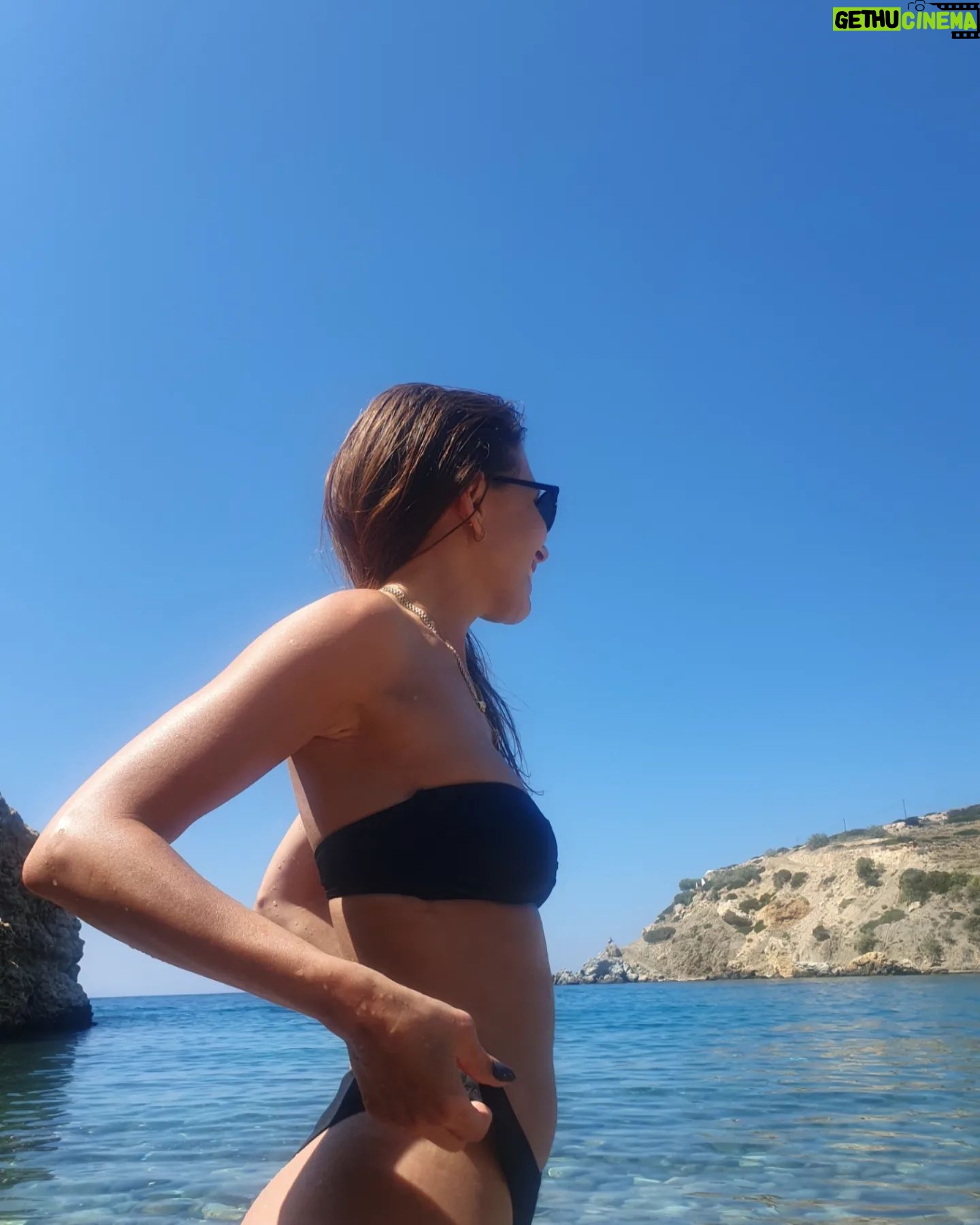 Inna Bakelman - 685 Likes - חברים מדובר בגלריה אחרונה לגיל הנוכחי.
זו גלריה שלא אומרת לכם הרבה, לא מקיימת את חוקי הפורמט וכלפי חוץ לא גוררת לייקים אבל היא פה כי זהו רצוני ואתם רובכם מחבבים אותי אז תפרגנו בבקשה. תודה מראש🖤