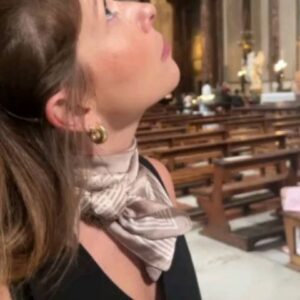 Inna Bakelman Instagram - Rome I'm in love ❤️⚘️🌹

עיר שגרמה לציניות קצת להתפוגג ולאהבה לצוף למעלה מחדש. גם חברה שלי עזרה לשני הדברים לקרות @sashagreenberg 🥲
אהה ותמונה אחרונה תספר לכם את כל האמת עלי ועל מה שעושה לי טוב.