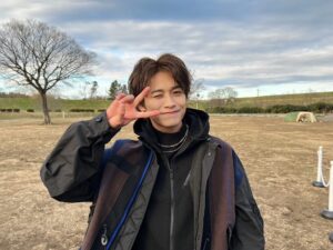 Inoue Sora Instagram - ・
『#ガチ恋粘着獣 』
第８話
ご視聴ありがとうございました🙇🏻‍♂️

スバルがヒナを傷つけてしまって、ずっと後悔しているからこそ、コスモには同じ間違いをしてほしくない。
という気持ちが滲み出たのかな。
僕のとっても好きなシーンです。

さて！
９話からはもう本当に、瞬きできませんよ？
ここからです。笑

お楽しみに☺️

@gachikoi_drama