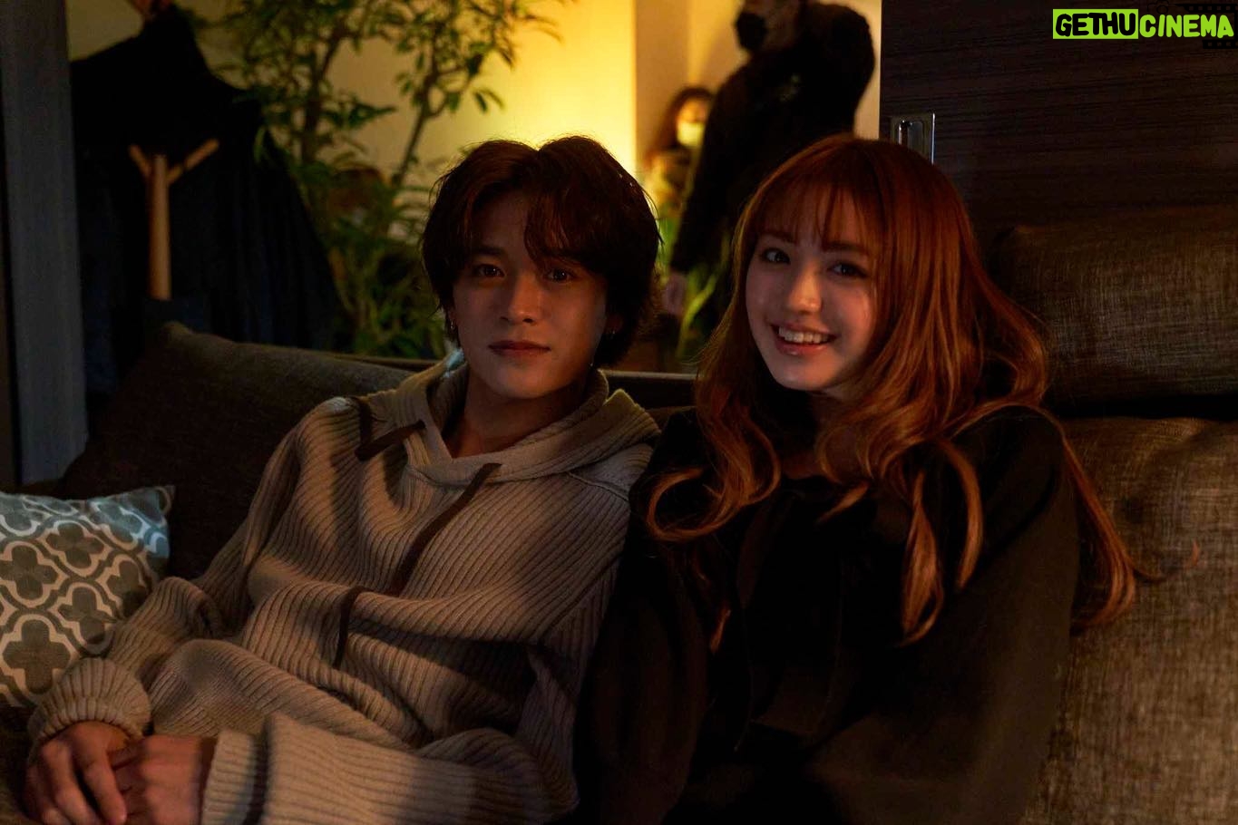 Inoue Sora - 11K Likes - ・
ドラマ『#ガチ恋粘着獣 』
第3話放送、ありがとうございました。
いかがでしたか?
スバルがヒナを、たくさんの人を傷つけたのは事実で、それでも最後までヒナは好きって思い続けてくれて。。
スバルを演じる上でも思うことがたくさんありました。
何をしても愛し続けてくれる人がいる。これを当たり前だと思わないようになってほしいですねスバルくん😢笑
これからのスバルの成長をどうか温かい目で見守ってください☺️
はい!!!
スバル編は第3話で終了です。
これからまだまだたくさんの獣が出てきます。
そしてスバルの成長も!?!?笑
4話以降もお楽しみに😏🙇🏻♂️
#ガチ恋粘着獣 #コズミック
@gachikoi_drama
あ、スバルくん会議しましょう。笑