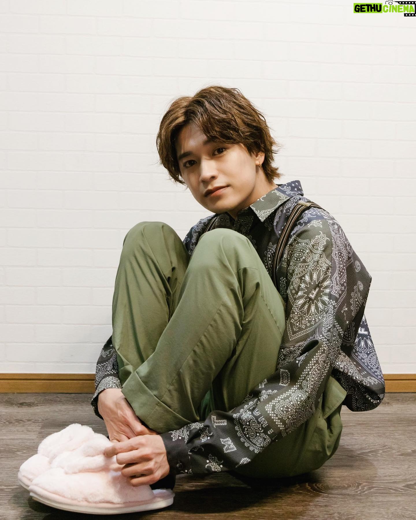 Inoue Sora - 10.1K Likes - ・
スバルのスリッパはうさぎです。
かわいいもの、甘いものが大好きなスバル君です。
#ガチ恋粘着獣 #コズミック
@gachikoi_drama
ABC テレビ (関西) 4 月 9 日スタート 毎週日曜よる 11 時 55 分
テレビ朝日 (関東) 4 月 8 日スタート 毎週土曜深夜 2 時 30分