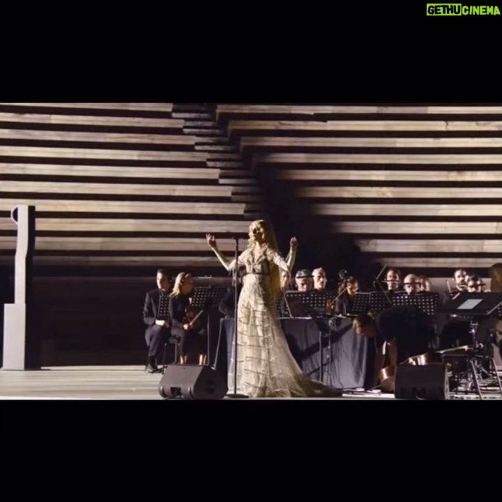Ioanna Gika - 2.4K Likes - It was such a pleasure to perform with Oliver Coates for the @dior 2022 cruise presentation in Athens, Greece. A few short months ago I put a song of his on a playlist, not knowing that soon after we would be joining forces.
Oliver and the City of Athens Symphony Orchestra @opanda.gr breathed life into my album Thalassa (5 songs of the night, one of which was new!) in a way that moved me very deeply. The order of my songs was Thalassa, a new song, Swan, Messenger, Roseate, as the beautiful creations of @mariagraziachiuri made their way around the stadium.
Many thanks to @ollycoates for working with me, conducting, playing the cello with great intuition, and beautifully presenting his material, as well as Arca’s, and to @michelgaubert and @theeryanaguilar for music supervision, and Ryan for the 📷.
Full music show credits in my earlier post, but thank you also to Leo Ross for being a great talent, Alain for sonic majesty, City of Athens Symphony Orchestra @opanda.gr , @timothywilliamsofficial for his lightning speed arrangements, @mattcohenmusic for notations and assistance, @chriselmsmusic for many strengths, and everyone who made this possible. As a special bonus, I went to the oracle and put a curse on all your enemies. Love u!!