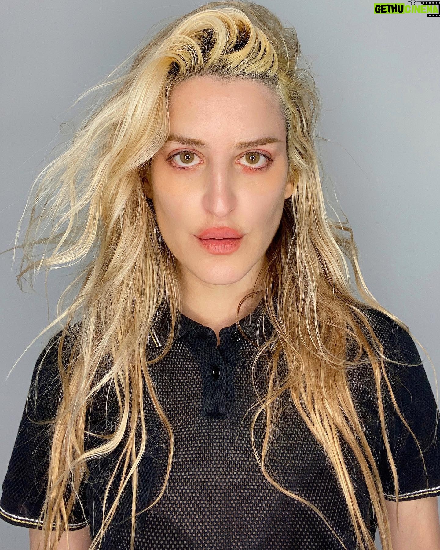 Ioanna Gika - 2.2K Likes - ⌇ Will be doing a poetry reading on the 13th for Oberon Literary Magazine. More info to come.