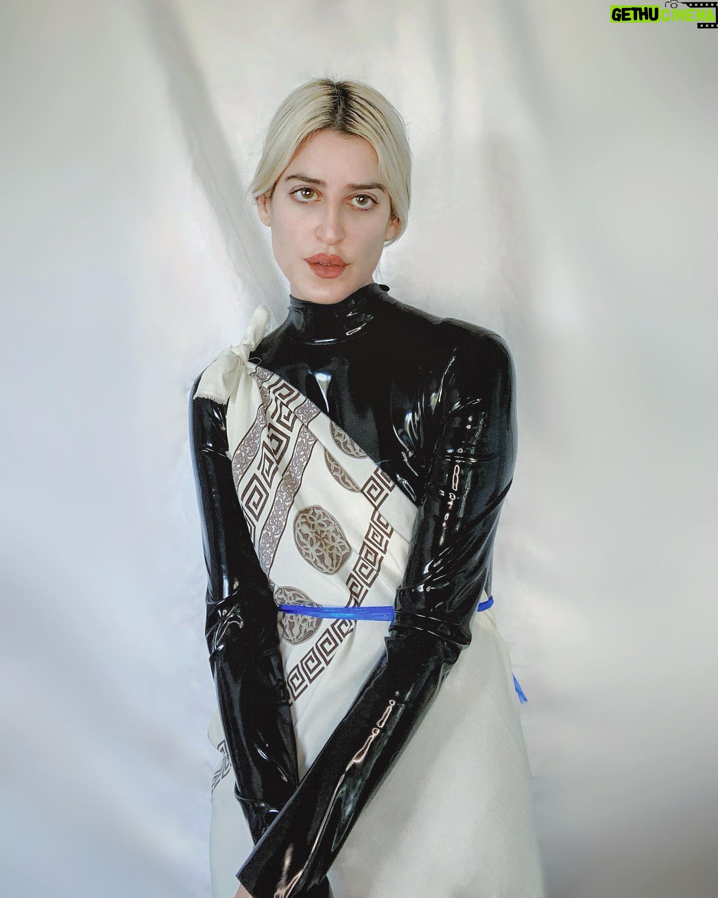 Ioanna Gika - 1.9K Likes - A cover of my song ‘Swan’ by Devendra Banhart is out now. It is a pleasure to hear the song through Devendra’s distinct voice and vision. He is not only a prodigious artist, but one whom I have always appreciated for the way that he fosters community. Together, we have decided that that we would like all proceeds from this cover to go to the Downtown Women’s Center in Los Angeles. Providing housing, healthcare, and assistance, the @dwcweb is an important organization and one that is meaningful to us both.
Song in bio. Donations can be made in any amount. Second frame, artwork photo of me by @devendrabanhart