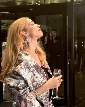 Ioanna Pappa Instagram - Στο πάρτυ της @voguegreece  στο @theacropolismuseum φορώντας αγαπημένη @erifillinikolopoulou #2023 #erifillihautecouture #erifillinikolopoulouatelier @armanibeauty