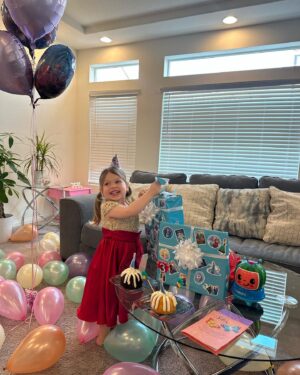 Ion Cuțelaba Instagram - Happy birthday my little princess!❤️
I am a proud and happy father in the world.🙏🏼