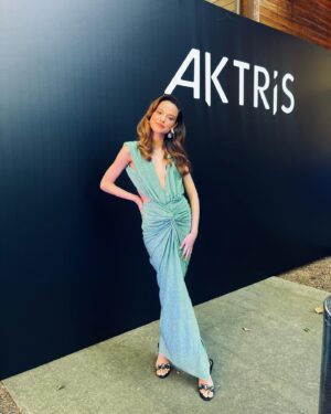 İpek Çiçek Instagram - ❤️🔥 

@disneyplustr
#aktris 
Elbise: @baobab @dcey.tr 
Styling: @ibrahimduman.id
Styling Team: @basakvarol_ 
Hair & Makeup: @ondertiryaki @ondertiryakistudio
Hair & Makeup Team: @dogukantncr