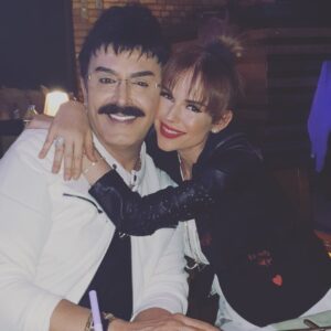 İpek Tanrıyar Instagram - Çok sevdiğim doğrudur..Allah onun o bal kalbini,güzel ruhunu tanımayı herkese nasip etsin..Şanslıyım 💕 @muammerketenciofficial #düngeceden #huysuzkalamış