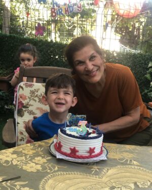İpek Tanrıyar Instagram - Ve Aras 3 yaşında..Canım ailem eksik de olsa yanımızda,babamız  çalışıyor,ablamız Hollanda’da..Nice yaşların olsun Canım Oğlum.. @drsevalzeren  @feyzullahtanriyar