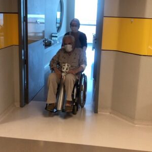 İpek Tanrıyar Instagram - Benim güçlü Feyzo’m Covid’e yenilmedi..Tedavisi evde devam edecek.Başta doktorumuz @dresraergunalis olmak üzere tüm sağlık personeline minnetarız❤️ İyi ki varsınız.. @feyzullahtanriyar