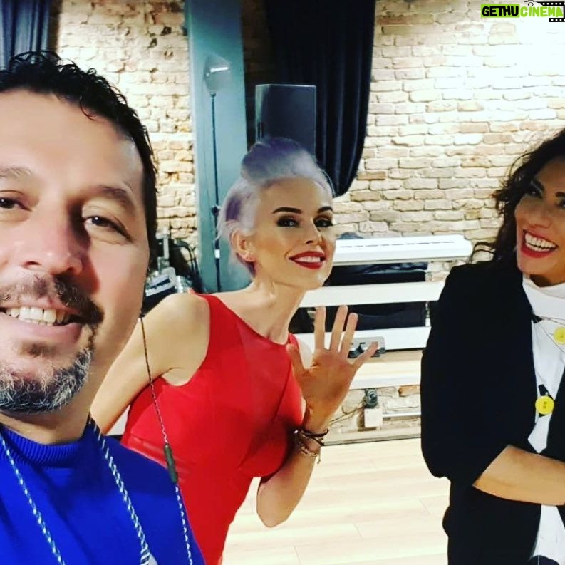 İpek Tanrıyar - 446 Likes - Keyifli bir @medyamaus orgaznizasyonuydu.Emeği geçen herkese teşekkürler:) Kayserinin en şahane organizatörü @eskikok ve gecenin yıldızı @isinkaraca #anagoldyeniyılkonseri #online #yayın #akustik #erzincan #iliç #anagoldmadencilik #anagold #sahne #sunum