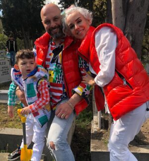 İpek Tanrıyar Instagram - İyi bayramlar dileriz. ❤️❤️❤️ #evlerailesi @muratevler @evleraras