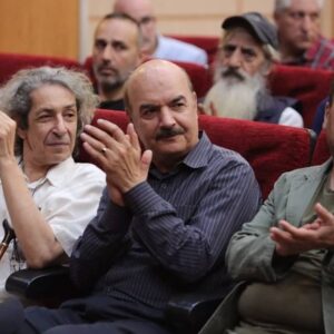 Iraj Tahmasb Instagram - جشن صدمین شماره همشهری داستان

عکس از هنرمند عزیز خانم فاطمه تقوی