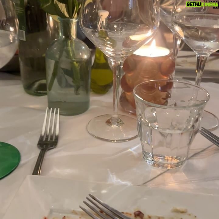 Iris de Graaf - 2.2K Likes - Itās giving: mom&dad naar het āØboekenbalāØš zo genoten van deze avond, waar we mochten vieren hoe lezen en schrijven ons allemaal verbindt š veeeel dank @overamstel_uitgevers @lebowskipublishers @113winnie @tessvanzalinge @jamanbroermanneef