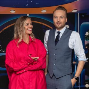 Iris de Graaf Instagram - Iris de Graaf (@irislarisa) is de eerste gast van het vierde seizoen van 'De Avondshow met Arjen Lubach'! Kijk om 22:13 op NPO 1.

📸: David Cenzer (@d.cenzer)

#irisdegraaf #deavondshowmetarjenlubach