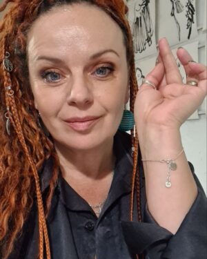 Irma Vitovska Instagram - https://darijewelry.com/kolektsiyi  Дякую за подарунок і допомогу військовим🙏