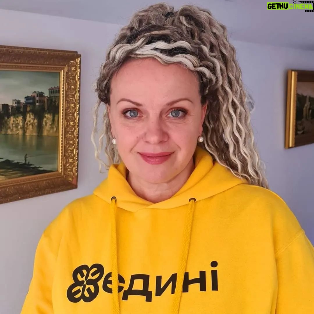 Irma Vitovska - 1.4K Likes - Š£ŠŗŃŠ°ŃнŃŃŠŗŠ° мова поŃŃŠµŠ±ŃŃ Š²Š°ŃŠ¾Ń ŠæŃŠ“ŃŃŠøŠ¼ŠŗŠø!
ŠŠ¾ŠæŠ¾Š¼Š¾Š¶ŃŃŃ 1 000 000 ŃŠŗŃŠ°ŃŠ½ŃŃŠ² Š·Š²ŃŠ»ŃŠ½ŠøŃŠøŃŃ Š²ŃŠ“ Š²ŠæŠ»ŠøŠ²Ń ŃŠ¾ŃŃŃ ŃŠ° ŠæŠµŃŠµŠ¹ŃŠø на ŃŠŗŃŠ°ŃŠ½ŃŃŠŗŃš
ŠŠøŠ½Ń Š ŃŃ
Ā«ŠŠ“инŃĀ» маŃŃŃŠ°Š±ŃŃŃŃŃŃ ŃŠ° гŃŃŃŃŃŃŃŃŃ Š½Š°Š²ŠŗŠ¾Š»Š¾ новиŃ
ŃŃŠ»ŠµŠ¹:
š¹ŃŠ¾Š·ŠæŠ¾ŃŠøŠ½Š°Ńмо ŃŠæŠµŃŃŠ°Š»Ńний ŠŗŃŃŃ Š“Š»Ń Š²ŃŠ¹ŃŃŠŗŠ¾Š²ŠøŃ
;
š¹ŃŠ¾Š·Š²ŠøŠ²Š°ŃŠ¼Š¾ Š¼ŠµŃŠµŠ¶Ń ŃŠ¾Š·Š¼Š¾Š²Š½ŠøŃ
ŠŗŠ»ŃŠ±Ńв ŃŠŗŃŠ°ŃŠ½ŃŃŠŗŠ¾Ń Ń ŠæŃŠøŃŃŠ¾Š½ŃовиŃ
ŃŠ° Š“ŠµŠ¾ŠŗŃŠæŠ¾Š²Š°Š½ŠøŃ
облаŃŃŃŃ
;
š¹ŠæŃŠ¾Š²Š¾Š“имо онлайн-ŠŗŃŃŃŠø, ŃŠ¾Š± ŃŠŗŃŠ°ŃŠ½ŃŃŠŗŠ¾Ń навколо ŃŃŠ°Š»Š¾ Š±ŃŠ»ŃŃŠµ;
Š·Š°ŠæŠ¾ŃŠ°ŃковŃŃŠ¼Š¾ ŠØŠŗŠ¾Š»Ń Š¼Š¾Š»Š¾Š“ŠøŃ
Š°Š¼Š±Š°ŃŠ°Š“оŃŃŠ² ŃŠŗŃŠ°ŃŠ½ŃŃŠŗŠ¾Ń мови ŃŠµŃеГ молоГŃ;
š¹ŃŃŠ²Š¾ŃŃŃŠ¼Š¾ ŃŠ¾Š·Š¼Š¾Š²Š½Ń ŠŗŠ»ŃŠ±Šø Š“Š»Ń ŃŠŗŃŠ°ŃŠ½ŃŃŠ² за ŠŗŠ¾ŃŠ“оном.
ŠŠ¾Š¼Š°Š½Š“а Š ŃŃ
Ń Ā«ŠŠ“инŃĀ» ŃŠ° ŃŠæŃŠ»ŃŠ½Š¾Ńа Ń ŠæŠ¾Š½Š°Š“ ŃŠøŃŃŃŃ Š²Š¾Š»Š¾Š½ŃŠµŃŃŠ² ŠæŃŠ°ŃŃŃ ŃŠ· Š²ŠµŃŠ½Šø 2022. ŠŠ° ŃŠµŠ¹ ŃŠ°Ń ми ŠæŃовели 22 ŠŗŃŃŃŠø Ń Š“Š¾ŠæŠ¾Š¼Š¾Š³Š»Šø в ŠæŠµŃŠµŃ
Š¾Š“Ń Š½Š° ŃŠŗŃŠ°ŃŠ½ŃŃŠŗŃ 110 000 ŃŃŠ°Ńникам. ŠŠ»Šµ ŃŠµŠ°Š»Ńна ŃŠøŃŃŠ° ā ŠæŠ¾Š½Š°Š“ 400 000 Š»ŃŠ“ей, аГже, Š·Š³ŃŠ“но Š· Š½Š°ŃŠøŠ¼ опиŃŃŠ²Š°Š½Š½Ńм, кожен, Ń
ŃŠ¾ Š· нами Š²ŠøŠ²Ńав ŃŠŗŃŠ°ŃŠ½ŃŃŠŗŃ, ŃŠæŃŠøŃŠ² ŠæŠµŃŠµŃ
Š¾Š“Ń Š½Š° ŃŠŗŃŠ°ŃŠ½ŃŃŠŗŃ ŃŠµ ŃŃŃŠ¾Ń
ŃŠ½ŃŠøŃ
Š»ŃŠ“ей Š·Ń ŃŠ²Š¾Š³Š¾ Š¾ŃŠ¾ŃеннŃ! ŠŠ° Гва ŃŠ¾ŠŗŠø Ā«ŠŠ“инŃĀ»:
šøŠ Š¾Š·ŃŠøŃили безкоŃŃŠ¾Š²Š½Ń ŃŠ¾Š·Š¼Š¾Š²Š½Ń ŠŗŠ»ŃŠ±Šø ŃŠŗŃŠ°ŃŠ½ŃŃŠŗŠ¾Ń на Š“ŠµŠ¾ŠŗŃŠæŠ¾Š²Š°Š½ŠøŃ
Ń ŠæŃŠøŃŃŠ¾Š½ŃовиŃ
ŃŠµŃŠøŃŠ¾ŃŃŃŃ
, Š·Š¾ŠŗŃŠµŠ¼Š° в Š„Š°ŃŠŗŃвŃŃŠŗŃй Ń Š„ŠµŃŃŠ¾Š½ŃŃŠŗŃй облаŃŃŃŃ
.
šøŠŠ¾ ŠŠ½Ń незалежноŃŃŃ ŃŠ½ŃŃŃŃŠ²Š°Š»Šø онлайн-Š¼Š°ŃŠ°Ńон Ā«ŠŃŠ¶Ń Š·Š° мовŃĀ» на ŠæŃŠ“ŃŃŠøŠ¼ŠŗŃ ŃŠŗŃŠ°ŃŠ½ŃŃŠ², ŃŠŗŃ ŠæŠµŃŠµŠ±ŃваŃŃŃ Ń ŃŠøŠ¼ŃŠ°ŃŠ¾Š²Ńй Š¾ŠŗŃпаŃŃŃ.
šøŠ£ ŃŠæŃŠ²ŠæŃŠ°ŃŃ Š· ŠŠ¢ Ā«Š£ŠŗŃŠ·Š°Š»ŃзниŃŃĀ» ŃŠµŠ°Š»ŃŠ·ŃŠ²Š°Š»Šø ŃŠæŃŠ»ŃŠ½Ń ŃŠ½ŃŠ¾ŃŠ¼Š°ŃŃŠ¹Š½Ń кампанŃŃ Ń 1500 вагонаŃ
.
šøŠŠ¾ ŠŠ½Ń ŃŠŗŃŠ°ŃŠ½ŃŃŠŗŠ¾Ń мови ŃŠ° ŠæŠøŃŠµŠ¼Š½Š¾ŃŃŃ 27 Š¶Š¾Š²ŃŠ½Ń 2023 ŃŠ¾ŠŗŃ ŠæŃŠ¾Š²ŠµŠ»Šø ФоŃŃŠ¼ Ā«Š£ŠŗŃŠ°ŃнŃŃŠŗŠ° ā Š¼Š¾Š²Š° ŠŠµŃемоги!Ā»
šøŠ”ŃŠ²Š¾Ńили Ā«Š“Š¾ŃŠ¾Š¶Š½Ń мапŃĀ» Š·Ń Š·Š±ŠµŃŠµŠ¶ŠµŠ½Š½Ń й ŃŠ¾Š·Š²ŠøŃŠŗŃ Š¼Š¾Š²Šø ŃŠ° ŃŠŗŃŠ°ŃŠ½ŃŃŠŗŠ¾Ń ŃŠ“ŠµŠ½ŃŠøŃноŃŃŃ, ŃŠŗŠ° Ń Š²ŠµŠŗŃŠ¾Ńом Š“Š»Ń ŃŠæŃŠ»ŃŠ½Š¾Ń Š“ŃŃ Š³ŃŠ¾Š¼Š°Š“ŃŃŠŗŠ¾ŃŃŃ Š¹ Š“ŠµŃŠ¶Š°Š²Šø.
šøŠŠ¾Š»ŃŃŠøŠ»ŠøŃŃ Š“Š¾ Š³ŃŠ¾Š¼Š°Š“ŃŃŠŗŠ¾Ń кампанŃŃ #ŃŠ²ŃŠ¾ŃŠ½ŃŠµŠ³ŃŠ°ŃŃŃ_без_ŃŃŃŠøŃŃŠŗŠ°ŃŃŃ, ŃŠ° ŃŠæŃŠøŃŠ»Šø ŃŃŠ²Š¾ŃŠµŠ½Š½Ń Š°Š»ŃŃŠµŃŠ½Š°ŃŠøŠ²Š½Š¾Š³Š¾ Š·Š°ŠŗŠ¾Š½Š¾ŠæŃŠ¾ŃŠŗŃŃ, Š·ŃŠæŠøŠ½ŠøŠ²ŃŠø маŃŃŃŠ°Š±Š½Ń ŃŃŃŠøŃŃŠŗŠ°ŃŃŃ.
ŠŠ±Šø вŃŃŠ»ŠøŃŠø заплановане, @ŠŠ“ŠøŠ½Ń ŠæŠ¾ŃŃŠµŠ±ŃŃŃŃ Š²Š°ŃŠ¾Ń ŃŃŠ½Š°Š½ŃŠ¾Š²Š¾Ń ŠæŃŠ“ŃŃŠøŠ¼ŠŗŠø: вона може бŃŃŠø ŃŠ¾Š¼ŃŃŃŃŠ½Š¾Ń Ń Š“Š¾ŠæŠ¾Š¼Š¾Š¶Šµ нам ŃŠ²ŠøŠ“ŃŠµ маŃŃŃŠ°Š±ŃŠ²Š°ŃŠø ŠæŠ¾ŠæŃŠ»ŃŃŠøŠ·Š°ŃŃŃ ŃŠŗŃŠ°ŃŠ½ŃŃŠŗŠ¾Ń. ŠŠµŃеŃ
оГŃŃŠµ за ŠæŠ¾ŃŠøŠ»Š°Š½Š½Ńм https://yedyni.org/donation/
ŠŠ±Š¾Š²āŃŠ·ŠŗŠ¾Š²Š¾ ŠæŃŃŠ»Ń ŃŠ¾Š³Š¾, ŃŠŗ Š·ŃŠ¾Š±ŠøŃе ГобŃŃ ŃŠæŃавŃ, заповнŃŃŃ Š°Š½ŠŗŠµŃŃ, вкажŃŃŃ ŃŠ²Š¾Ń елекŃŃŠ¾Š½ŠŗŃ(можливо Š“Š»Ń ŃŠ¾Š³Š¾, ŃŠ¾Š± ŃŃ Š·Š½Š°Š¹ŃŠø поŃŃŃŠ±Š½Š¾ Š±ŃŠ“е ŠæŠ¾Š²ŠµŃŠ½ŃŃŠøŃŃ Š½Š° ŃŠ°Š¹Ń). Š¢Š¾Š“Ń Š½Š°ŃŠ° команГа зможе звŃŃŃŠ²Š°ŃŠø ŠŠ°Š¼ Š¾ŃŠ¾Š±ŠøŃŃŠ¾ за ŠæŃŠ“ŃŃŠøŠ¼ŠŗŃ Ń Š“Š¾Š“Š°ŃŃŃ ŠŠ°Ń Го ŃŠæŃŠ»ŃŠ½Š¾ŃŠø Š¼ŠµŃŠµŠ½Š°ŃŃŠ² Ā«ŠŠ“иниŃ
Ā».
ŠÆŠŗŃŠ¾ Ń Š·Š°Š»ŠøŃŠøŠ»ŠøŃŃ ŠæŠøŃŠ°Š½Š½Ń напиŃŃŃŃ Š½Š°Š¼ yedyni.org@