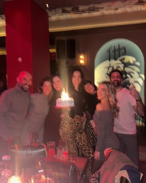 Iro Pektesi Instagram - Σας ευχαριστώ πολύ για τις ευχές σας ♥️
Μας εύχομαι και εγώ  να έχουμε αγάπη πολλή γύρω μας και μέσα μας.
Και κάθε χρόνος που περνάει να μας φέρνει πιο κοντά σε αυτά για τα οποία προοριζόμαστε και αξίζουμε.
#friendsisfamily