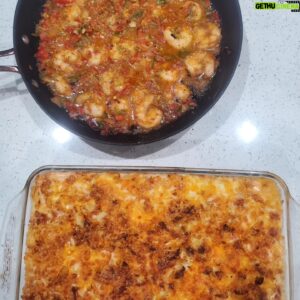 Irone Singleton Instagram - LORD HAVE MERCY!😋
#SHRIMPSCAMPI GUMBEAUX
#shrimpmacncheese w/vegan sausage.