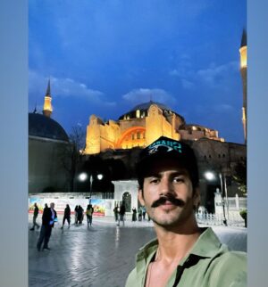 Irving Peña Instagram - Lo mejor que me dejo este proyecto fueron las personas que conocí en este tiempo eso es lo que verdaderamente gane 🇹🇷🇹🇷🙏🙏🙏🐎🐎 @soyjuliocamejo @ercan.bayrak @enssdkmc