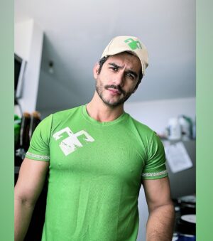 Irving Peña Instagram - Qué lindo recuerdo 💚 @islareality 
Somos desafiantes sobrevivientes lo que prefiere y pide la gente somos rebeldes 💚💪🏼